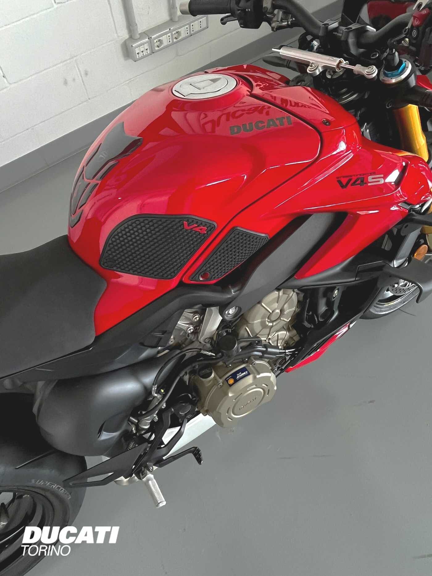 DUCATI STREETFIGHTER V4S 
