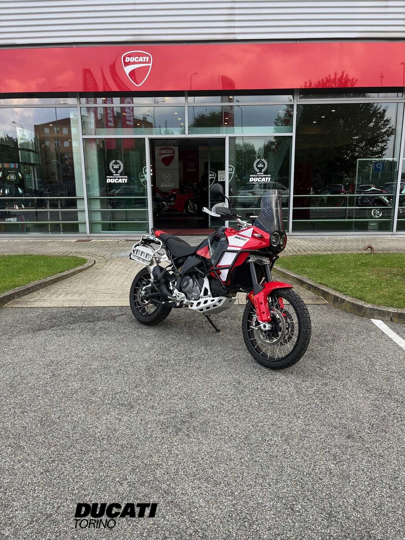 DUCATI DESERT X DISCOVEY 