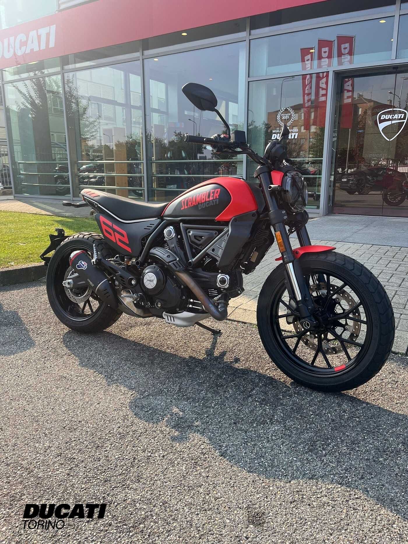 DUCATI SCRAMBLER 800 FULL THROTTLE 