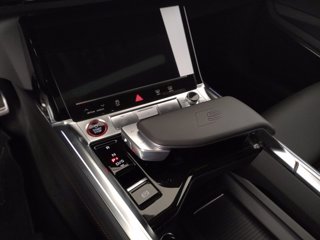 AUDI Sq8 sportback e-tron sport attitude quattro
