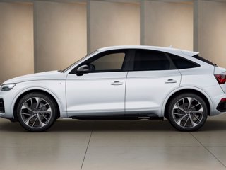 AUDI Q5 sportback 40 2.0 tdi mhev 12v identity black quattro s-tronic