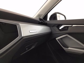 AUDI Q3 35 2.0 tdi business advanced s-tronic