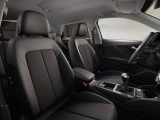AUDI Q2 35 TFSI S tronic Identity Black
