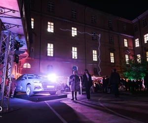 313419681 5745656875484279 7418537936148982605 N